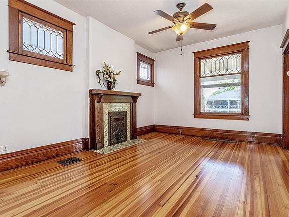 4th image of 804 S Ogden St