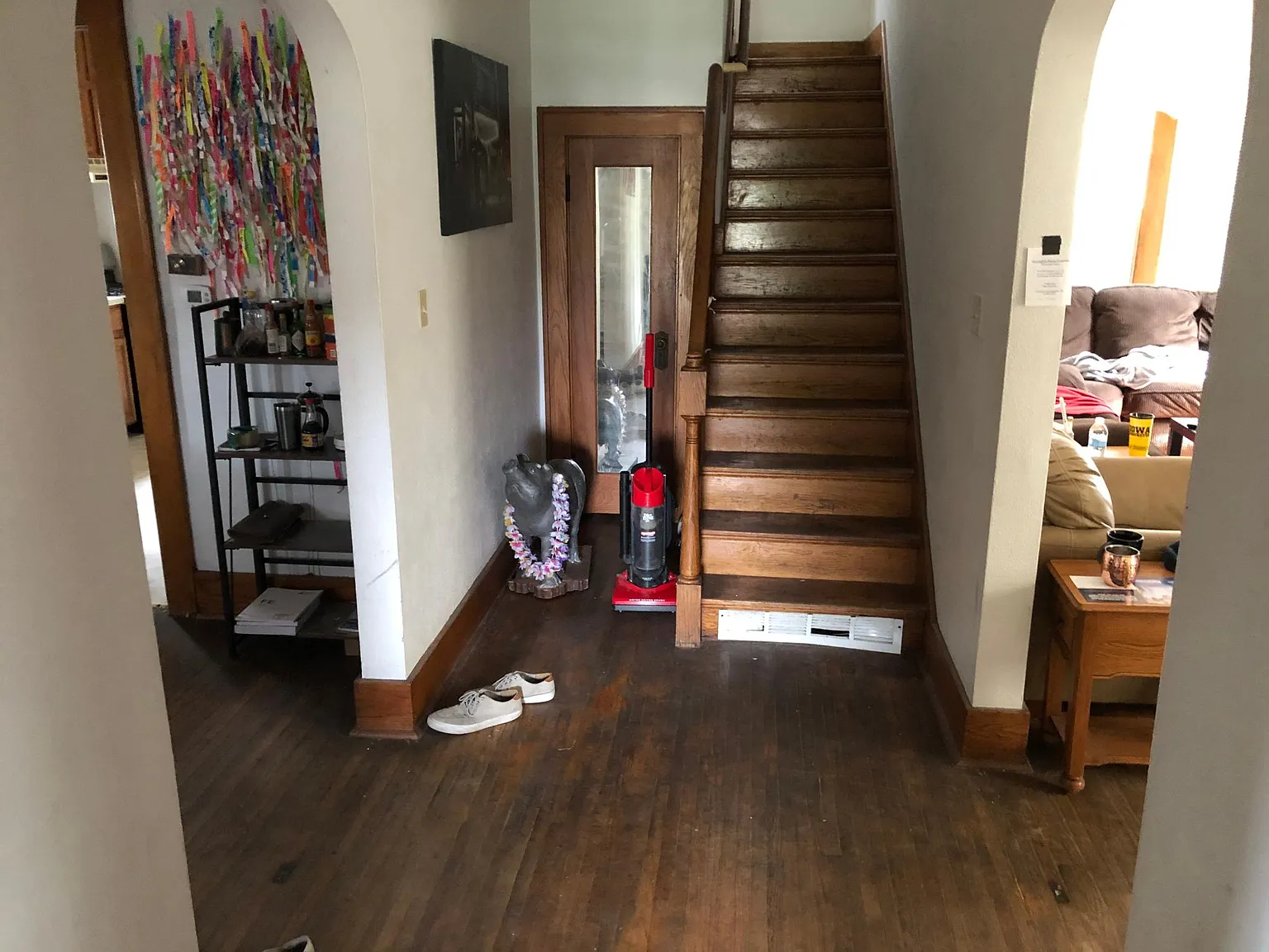 6 bed, 2400 sqft, $3,300 — Photo 3