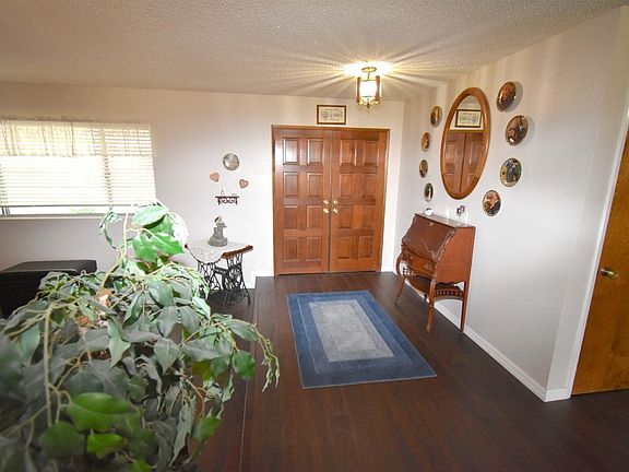 4th image of 18805 Westlawn St