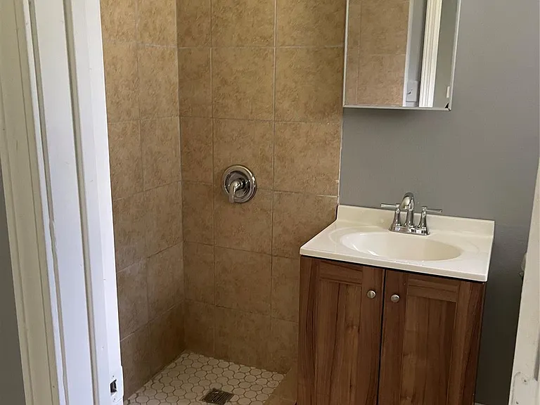 9211 N Green River Dr #D — Photo 11