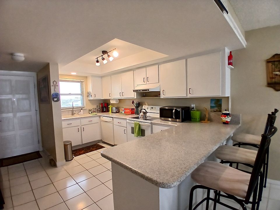 Furnished Kitchen