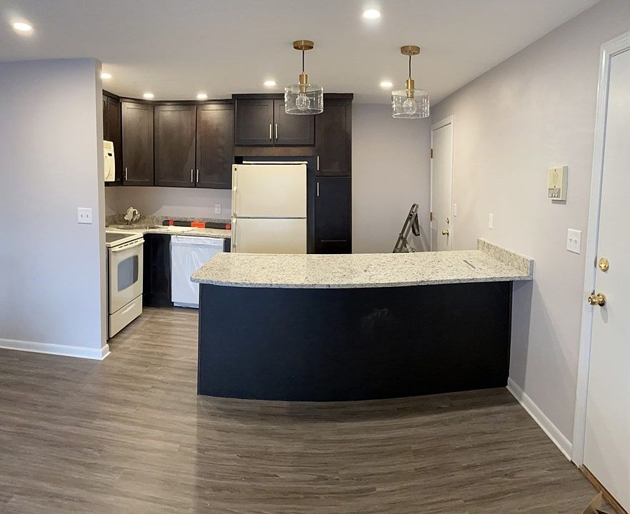 2nd image of 5 Hallmark Gdns APT 9
