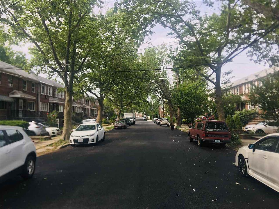 2nd image of 62 College St