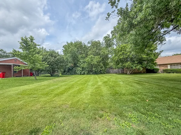 2808 Blair Dr, Champaign, IL 61821