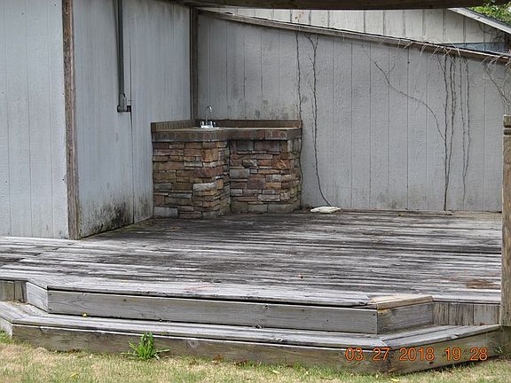2nd image of 406 West St