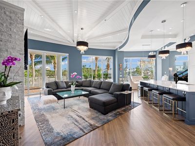13665 Vanderbilt Dr UNIT 201, Naples, FL, 34110