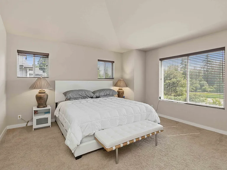 6338 Victoria Ave SE — Photo 10