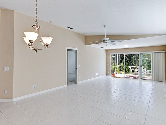 3rd image of 7611 Pesaro Dr