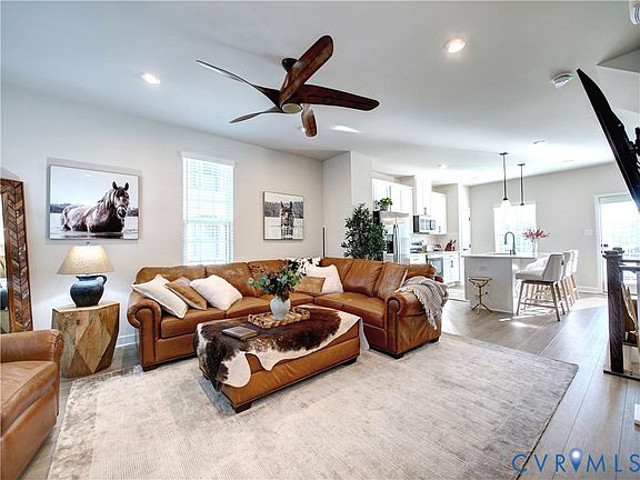 5th image of 1131 Arborway Ln