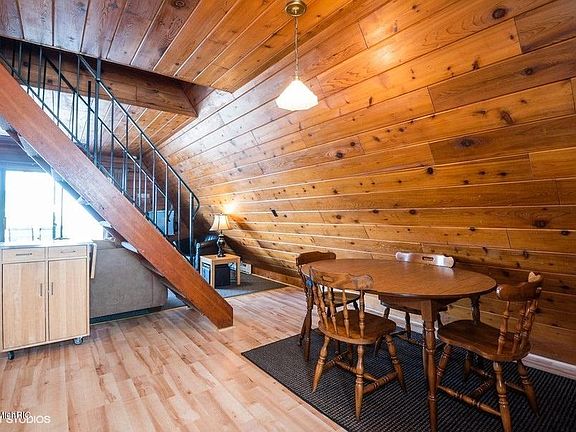 5th image of 5340 Notre Dame Ave #26
