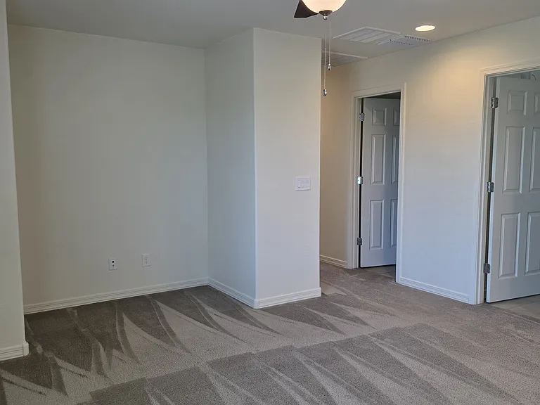 1707 S 82nd Way — Photo 9
