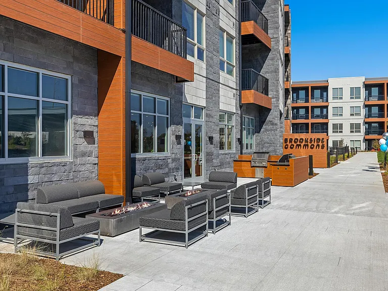 Brookside Commons — Photo 24