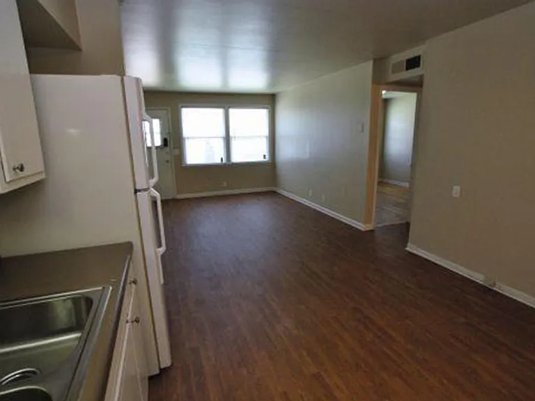 601 Crutcher St — Photo 11