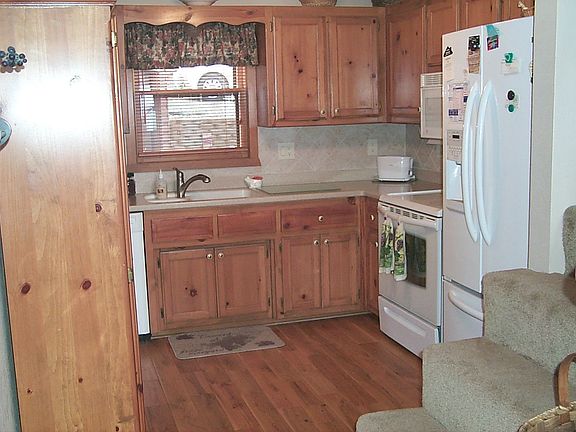 Corian countertops, all appliances incl.