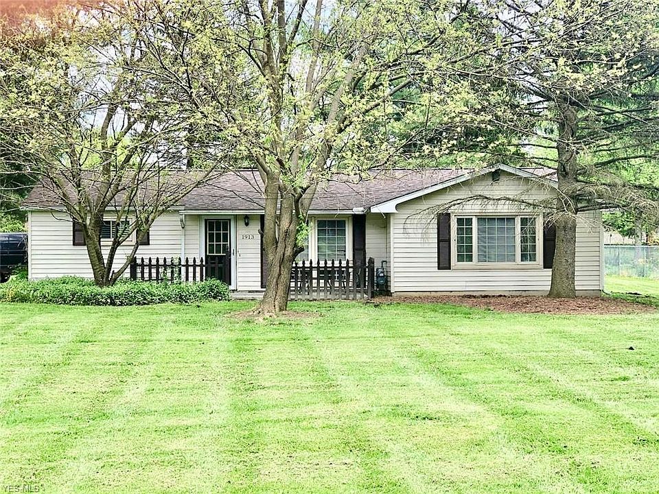 1st image of 1913 Gaylann Dr