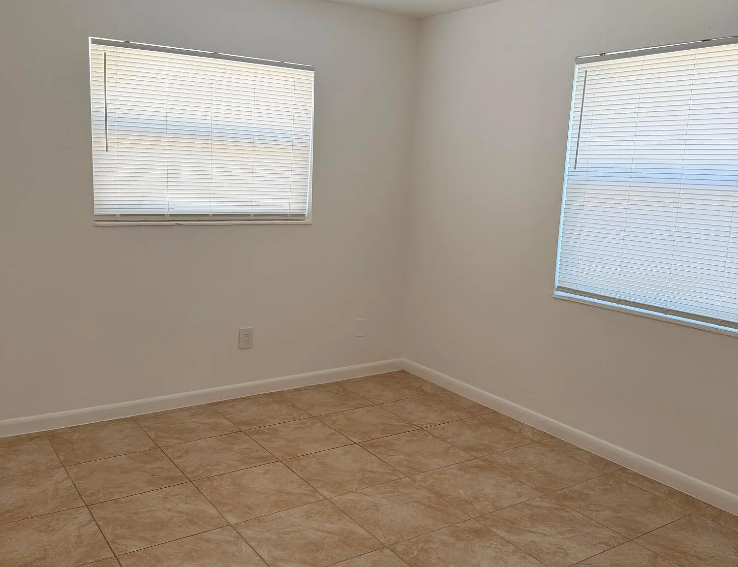 2 bed, 1.0 bath, 850 sqft, $2,000 — Photo 1