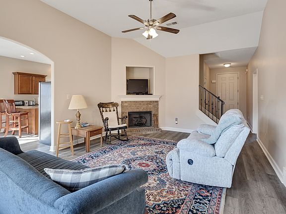 5th image of 1160 Casentino St