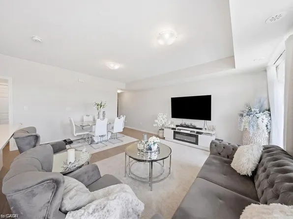 176 Wheat Ln, Kitchener, ON N2R 0R4