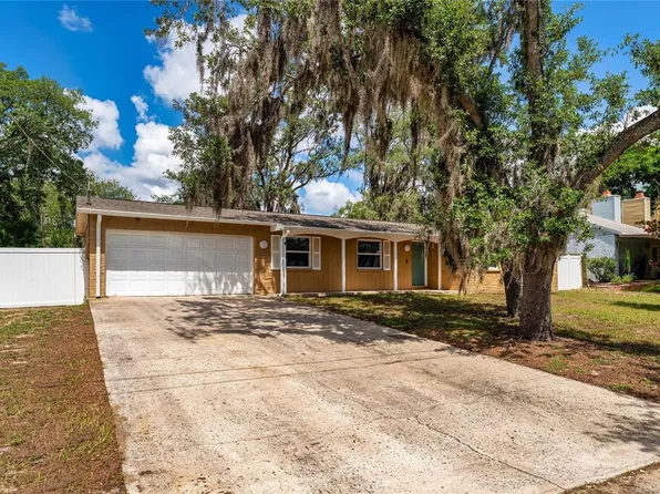 10214 N Woodmere Rd, Tampa, FL 33617