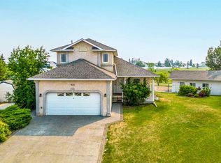 921 W 22nd St, Wainwright, AB T9W 1T8