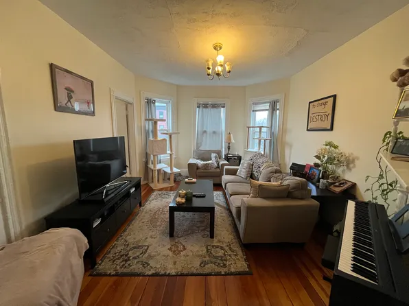 82 Hyde Park Ave #2, Jamaica Plain, MA 02130