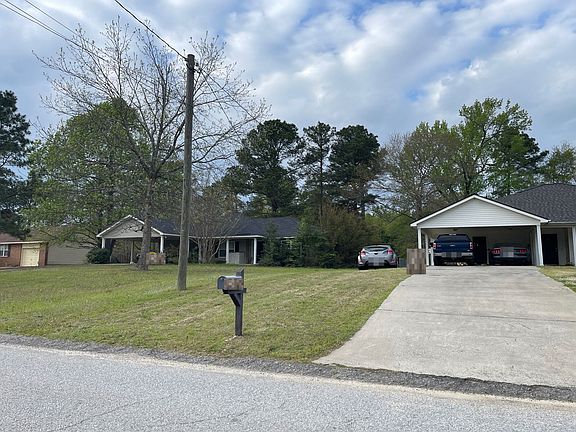 2nd image of 104 Oakwood Dr