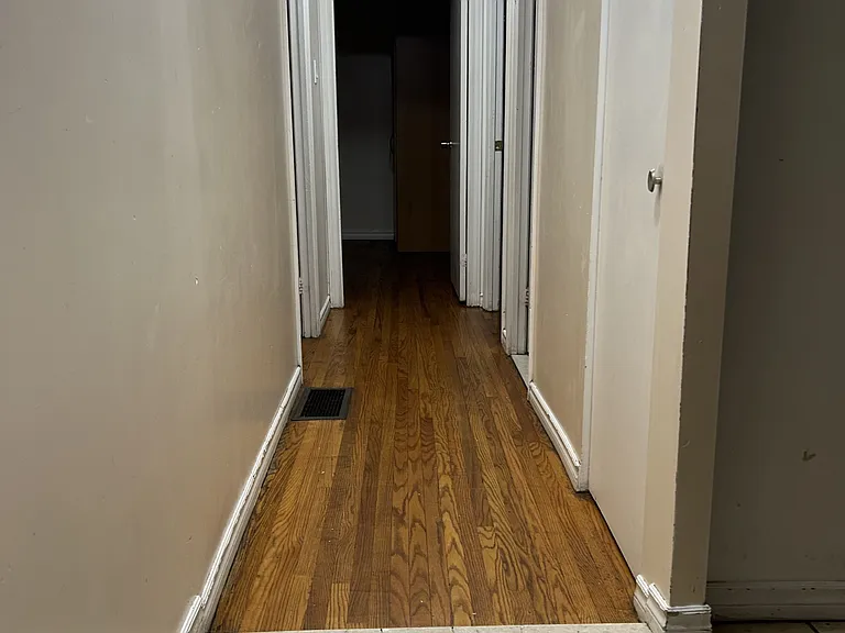 100 Sutherland Ave — Photo 9