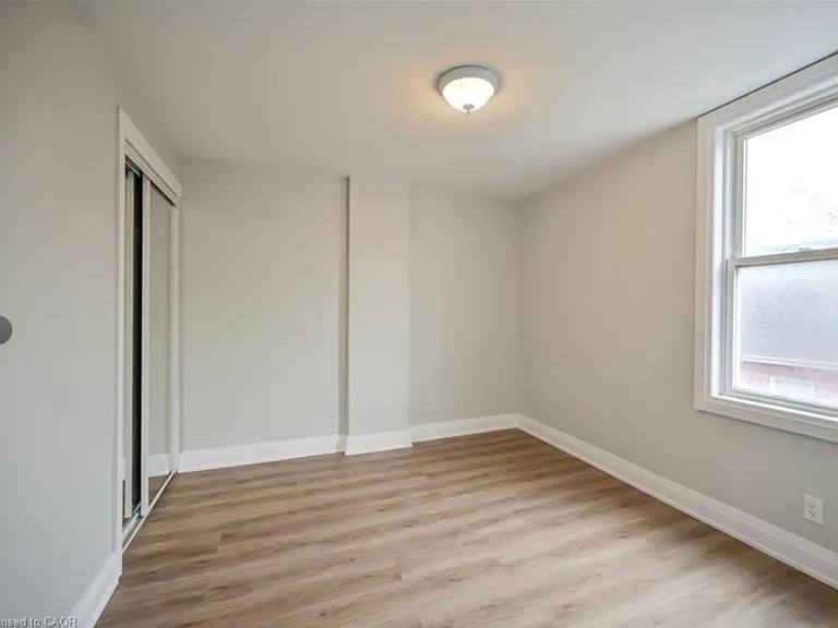 1024 Cannon St E — Photo 13