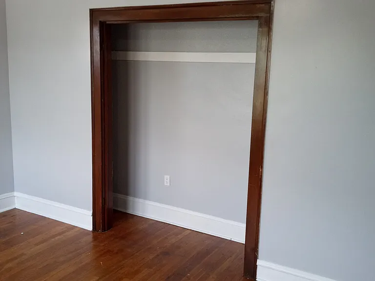 Lakeland Apartments — Photo 4