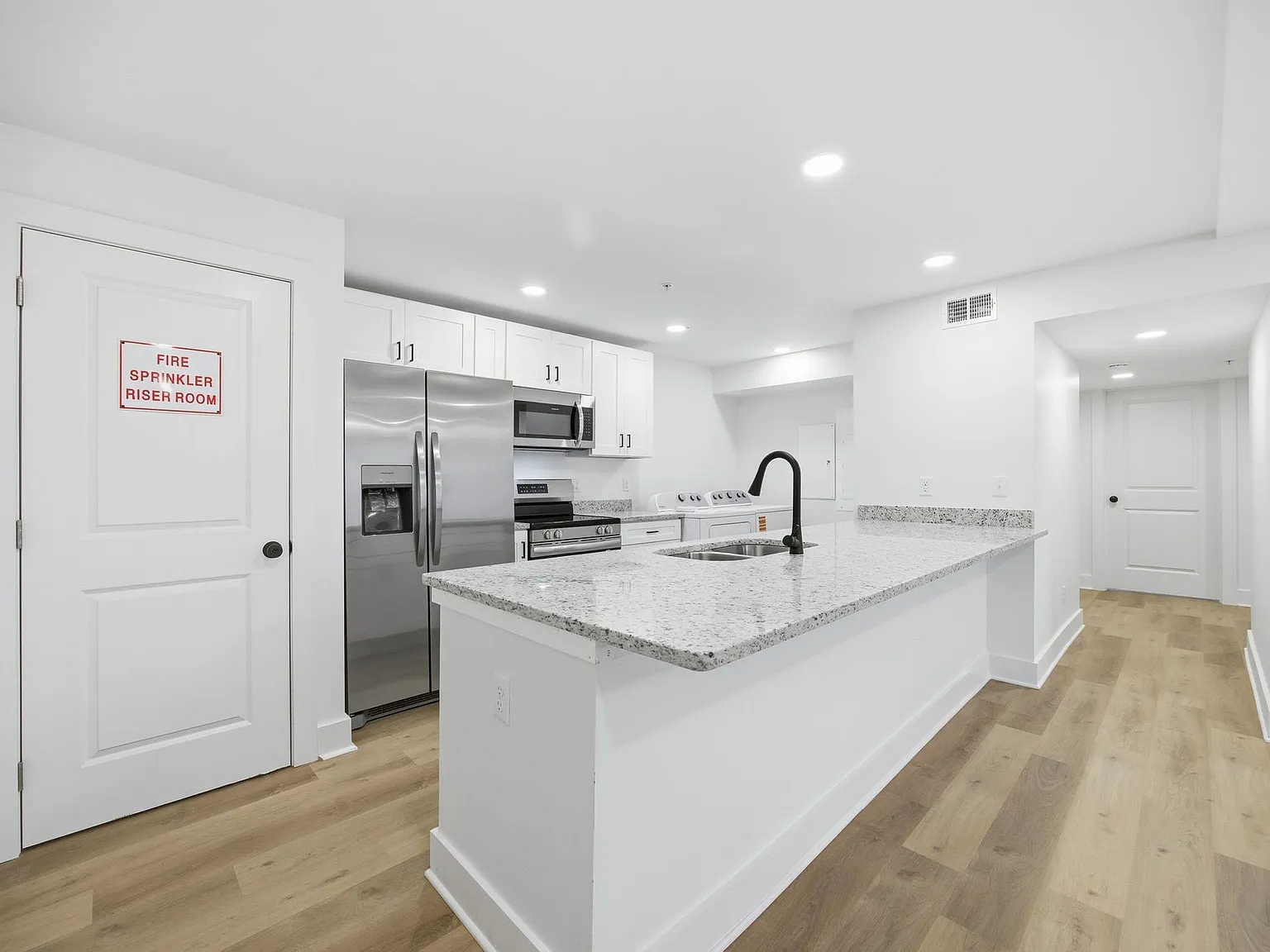2903 15th Avenue - Apt.... — Photo 4