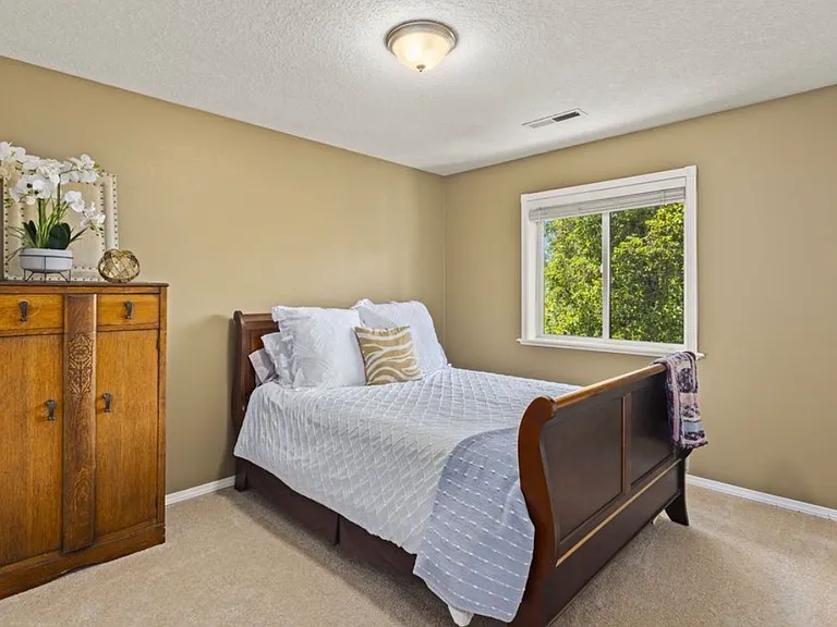 5392 SE 13th Ct — Photo 25