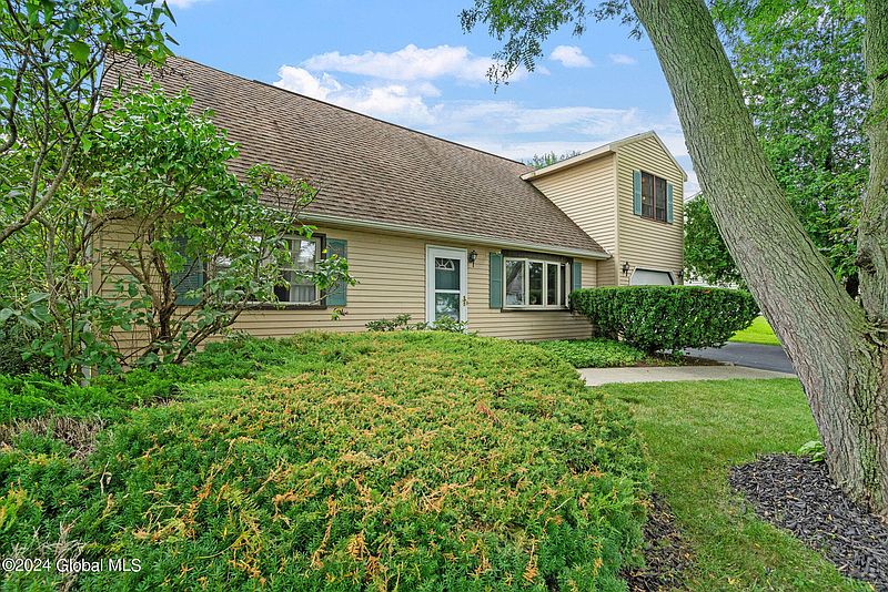 2nd image of 69 Meadowbrook Road