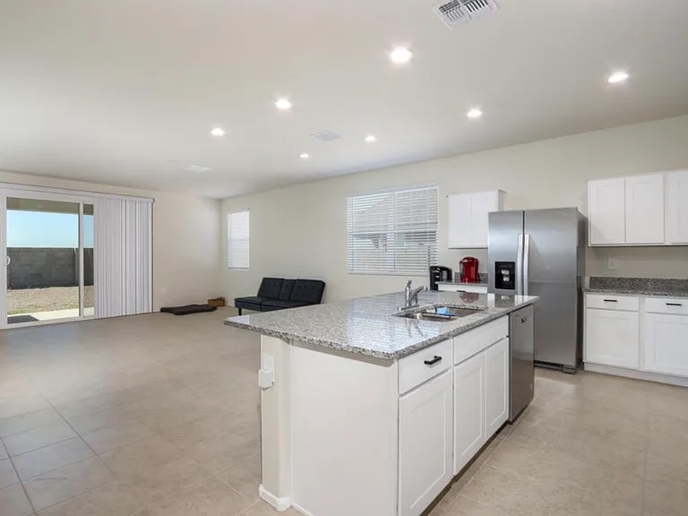 36085 W San Sisto Ave — Photo 12