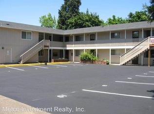 120 F St APT 4, Springfield, OR 97477