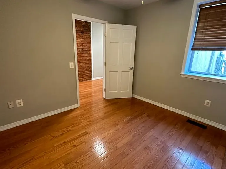 2022 Fairmount Ave #1F — Photo 5