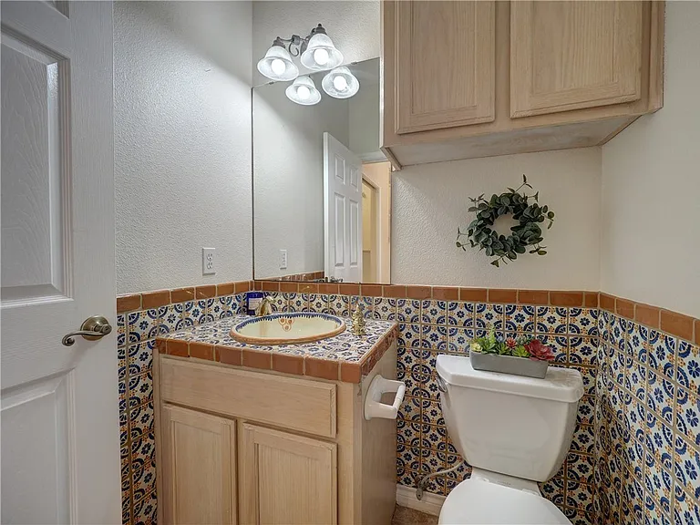 1343 Bayview Dr — Photo 36