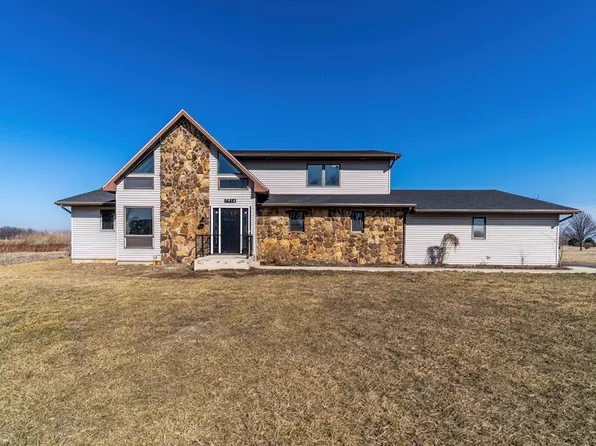 7916 Lafayette Center Rd, Yoder, IN 46798