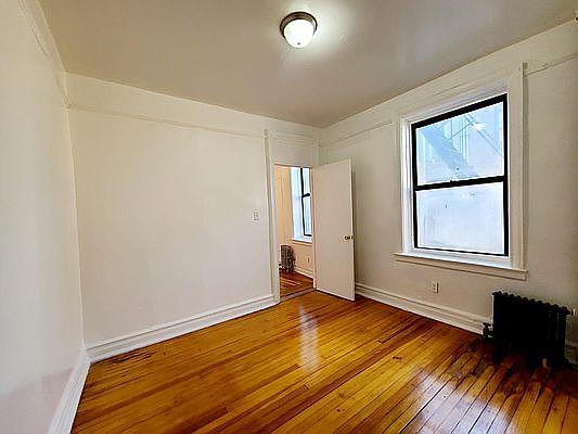 5th image of 1 E 213th St #25D