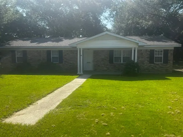 306 Jackson St, Chickasaw, AL 36611
