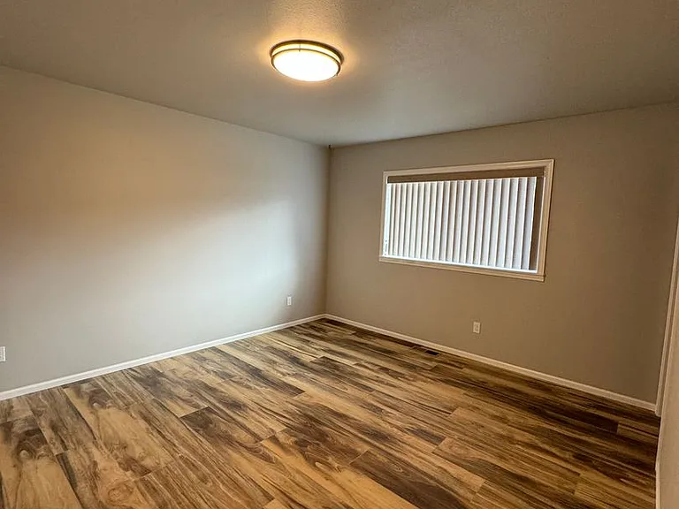 207 Addison Ave — Photo 6