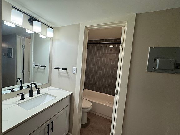 4th image of 4400 1/2 Avenue B #101