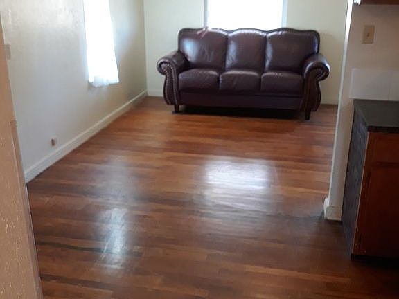 2nd image of 1629 Lea St