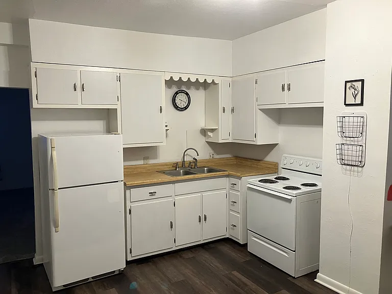 301 Keck Rd #3 — Photo 4