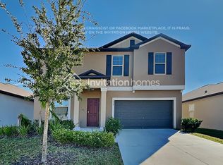 1524 Flower Dust Dr, Ruskin, FL 33570
