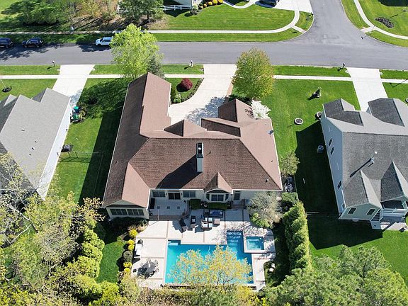4th image of 69 Pebble Beach Dr