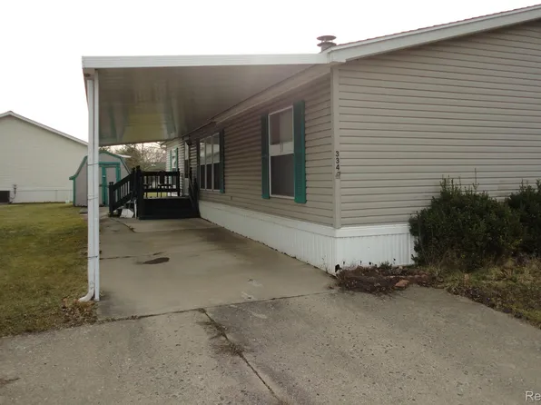 334 Edinborough St, Temperance, MI 48182