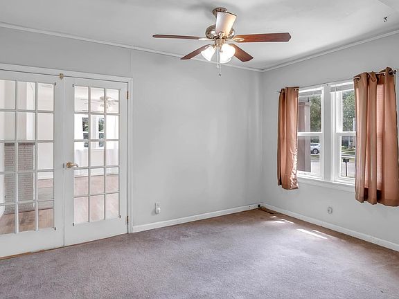 4th image of 810 E Broadway St