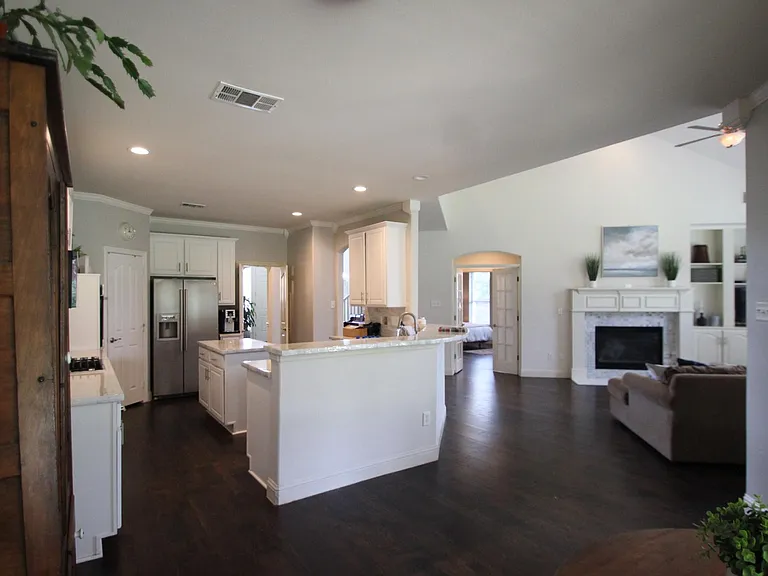 1716 Winding Hollow Ln — Photo 9