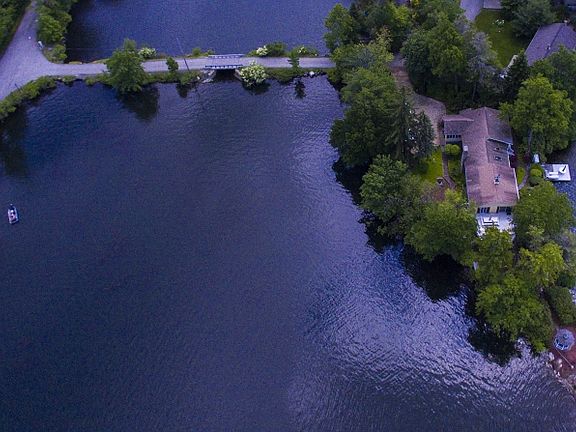 2nd image of 110 Island Dr