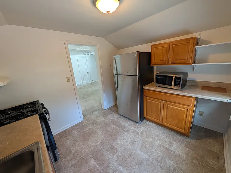 343 College St #A — Photo 6